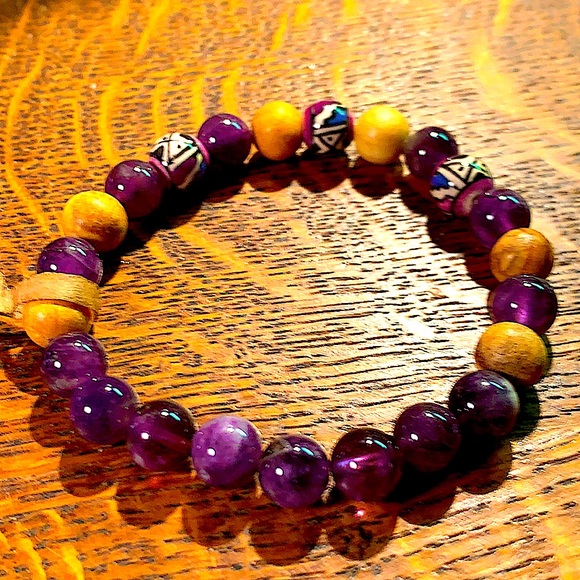 PALA SANTO AMETHYST BRACELET STRETCH HEALING STONES NEW - Picture 3 of 3